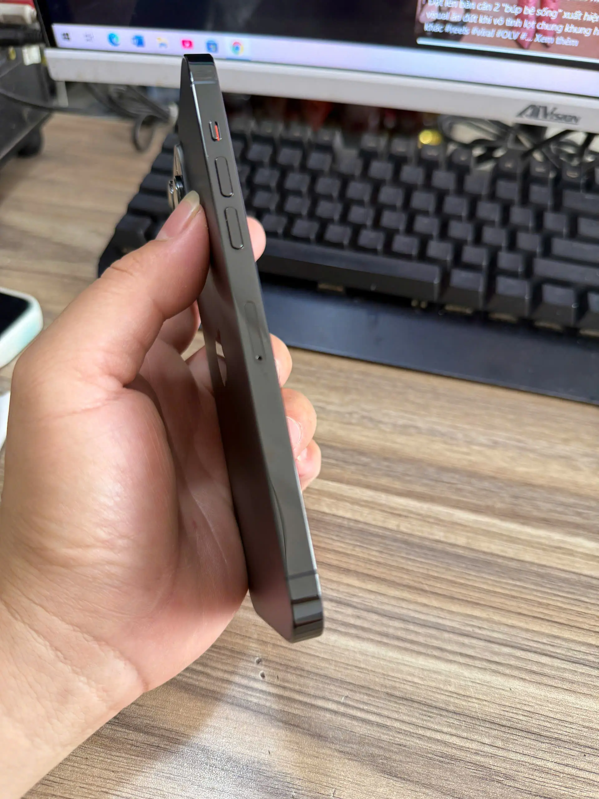 Trai nghiem su minh bach khi mua ban dien thoai cu tai Nhan Mobile