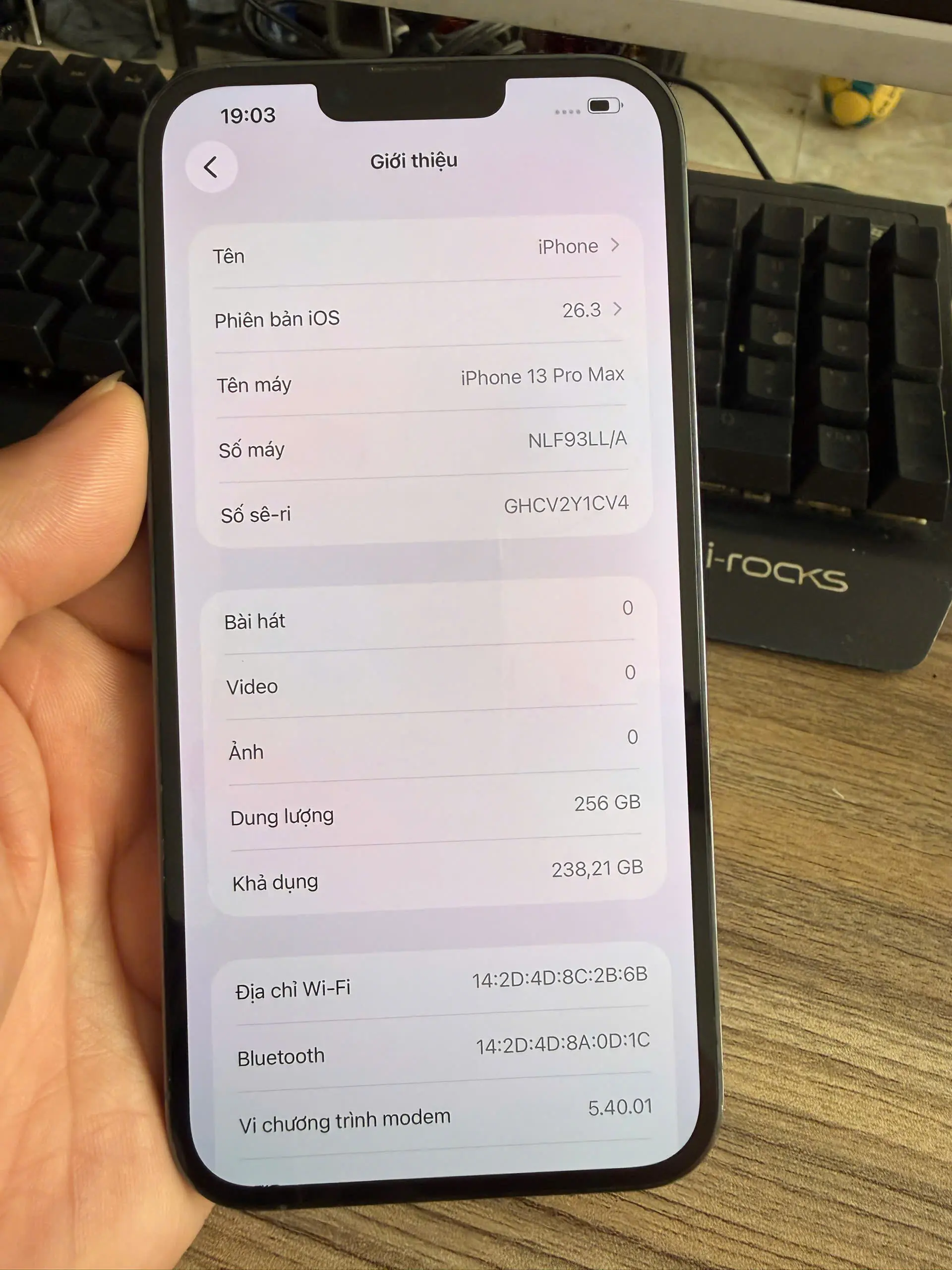 doi ngu ky thuat vien chuyen nghiep tai Nhan Mobile luon lam hai long khach hang khi thu mua dien thoai cu gia cao