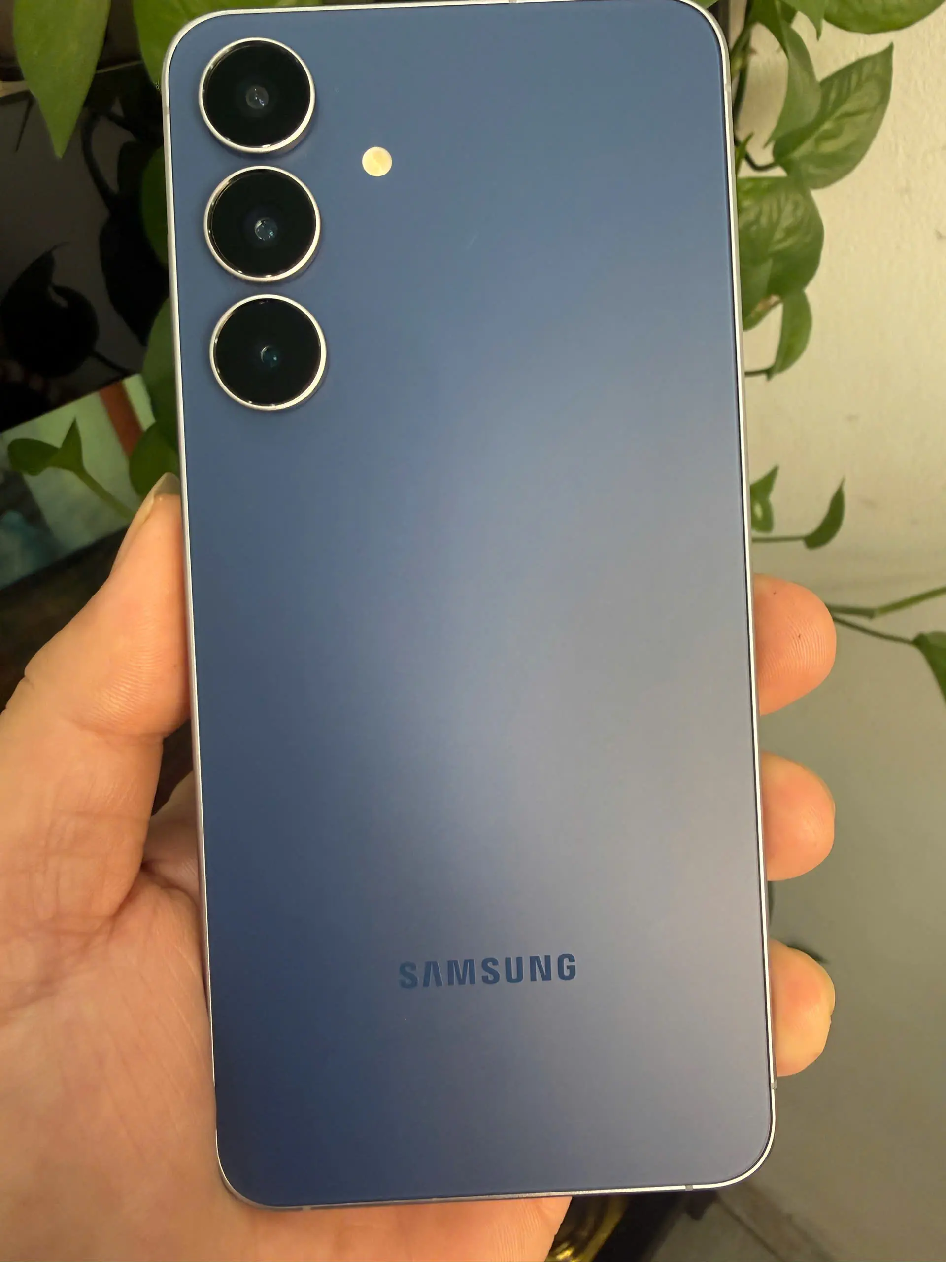 Mo den flash len quay 3 phut neu may nhanh chong nong la pin hang fake nha